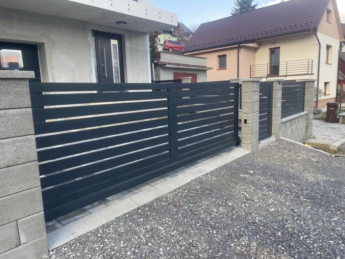 Aluminium sliding opening gate